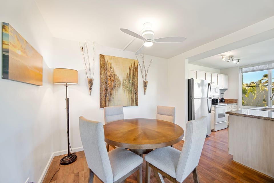 Dining area for 4
