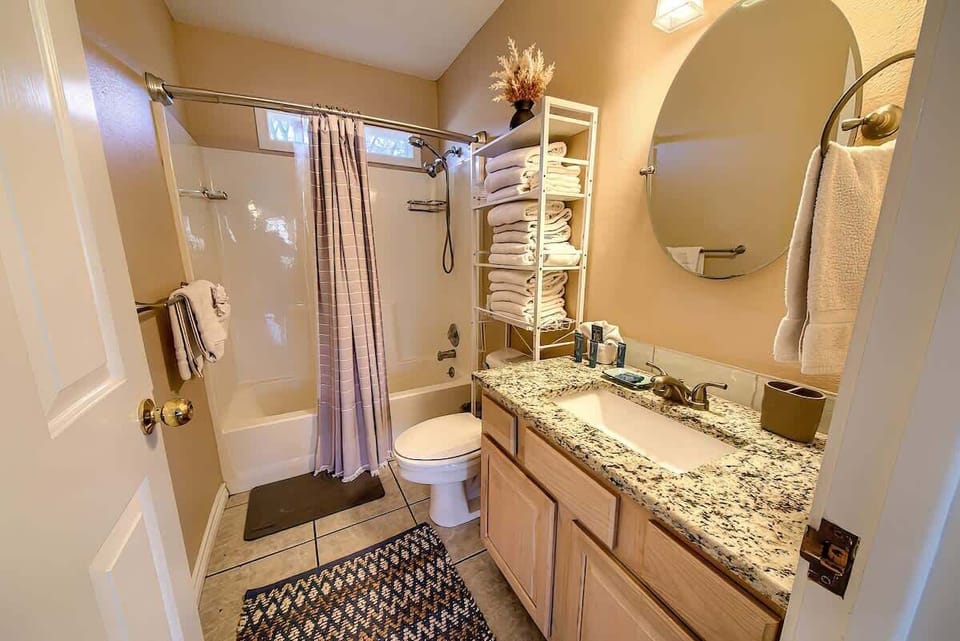 Upstairs full bath