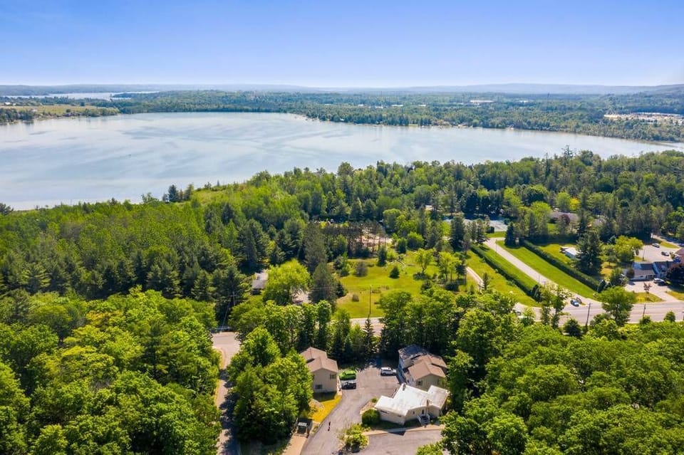 Drone of Happy Days Condo (Round Lake Across M-119)