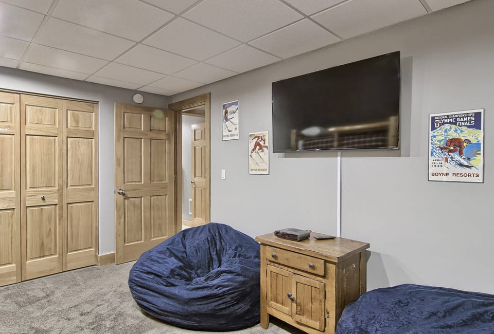 Bunk Room with Bean Bags - Lower Level - Bunk Room with Bean Bags and Flat Screen TV - Lower Level