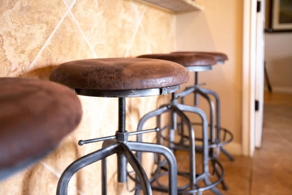 Seating for 4 at the kitchen bar!
