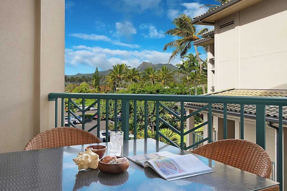 Al fresco dining with stunning views—savor meals in paradise