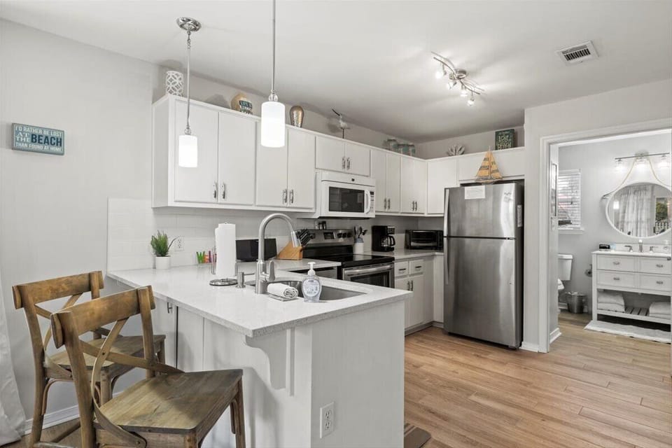 Clean modern kitchen. 
