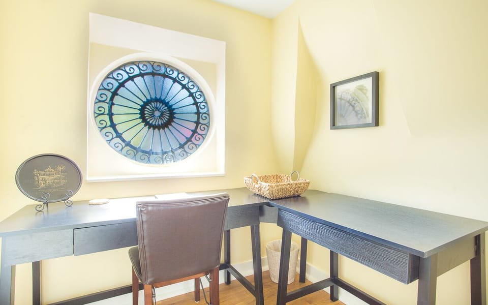 Traveling professionals will enjoy the large desk.