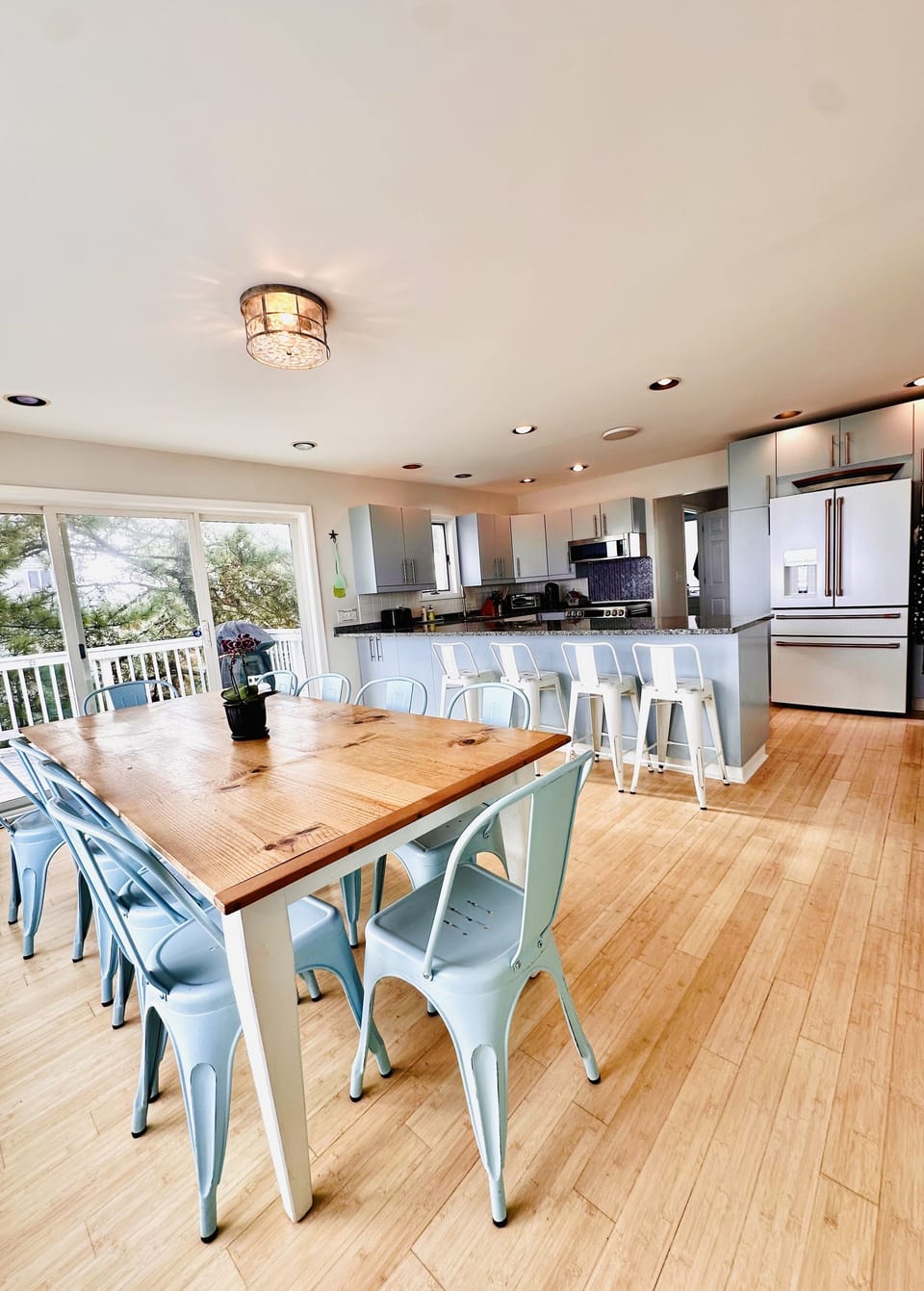 Kitchen for family fun. List of small appliances and amenities in description.