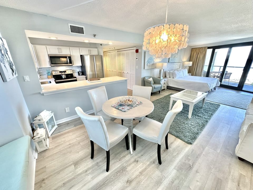 Dining area for 4