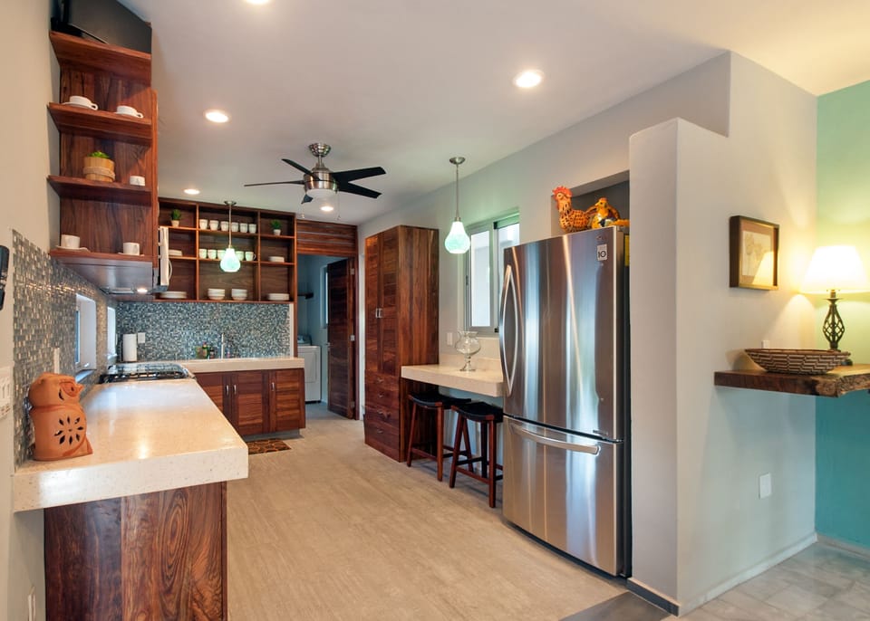 Fully equipped modern kitchen - Everything you need for memorable meals.