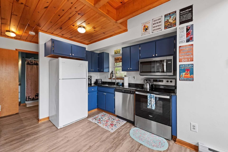 Fully-stocked kitchen with all the appliances you need...