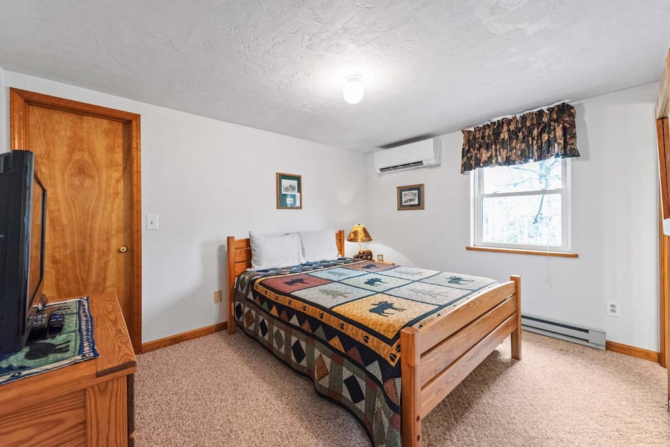 2nd Queen Bedroom...