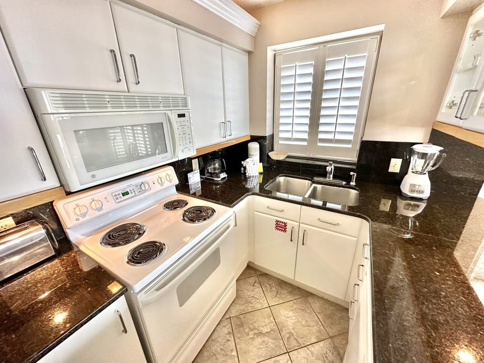 Fully Stocked Kitchen