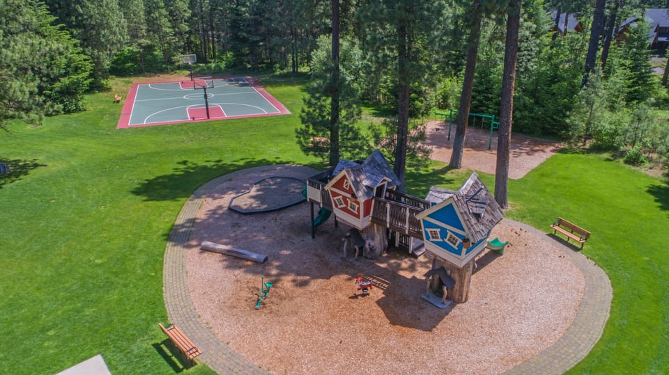 Suncadia Resort - Battista Park (Open to the Public)