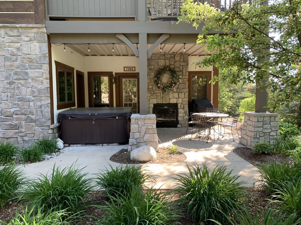 Creekside 7302 Patio w/ Private Hot Tub