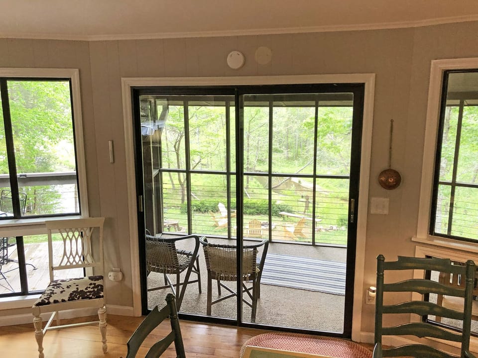 Entrance to screen porch