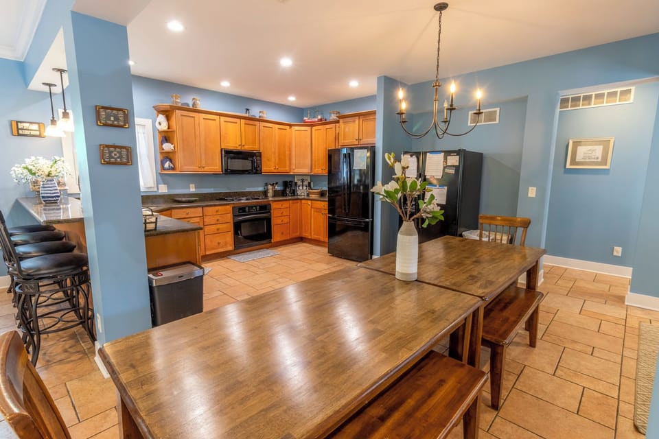 Main Level | Dining | Kitchen