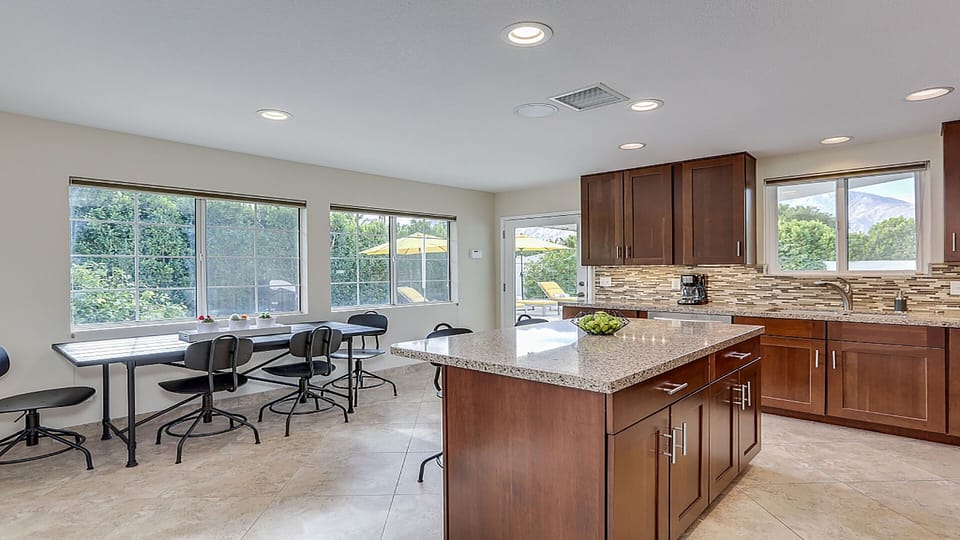 Eat in kitchen