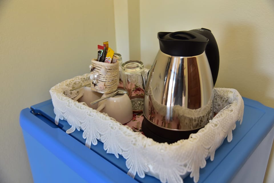 Standard Double Room | Coffee and/or coffee maker