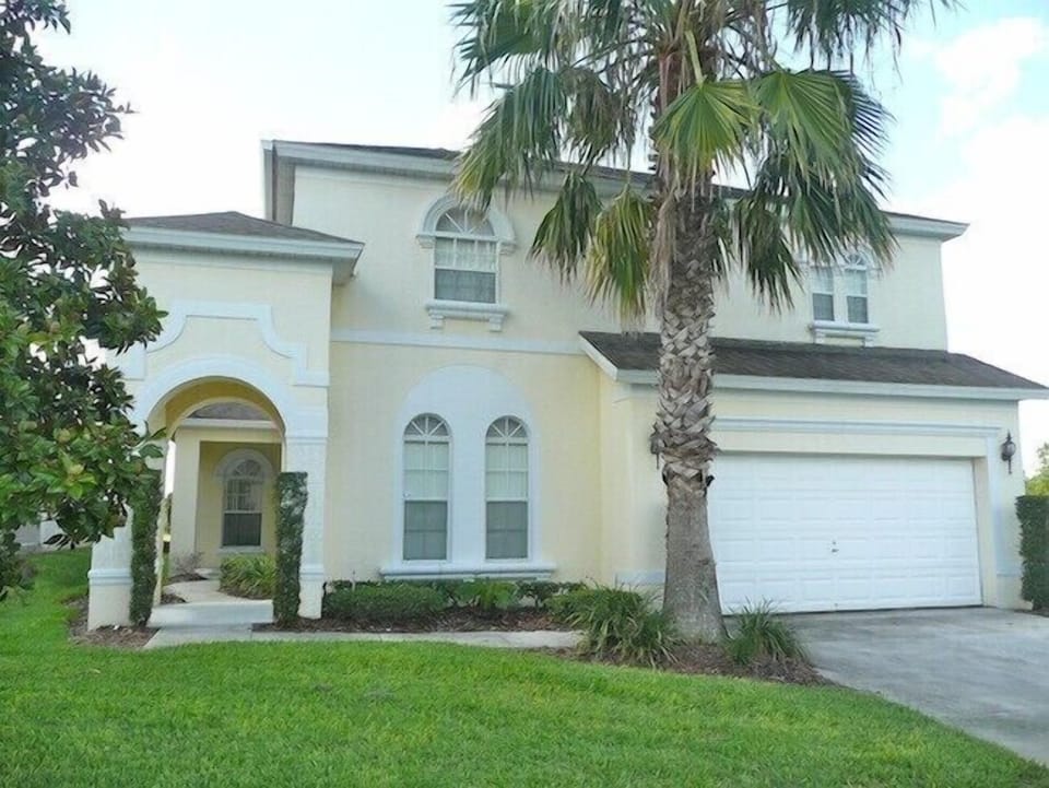 Sunshine Dreams Villa in beautiful Calabay Parc. Probably best plot on community