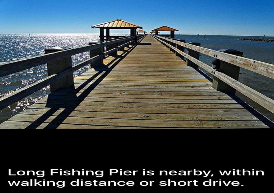 Local Ken Combs Fishing Pier close by and known to be good place to catch fish.