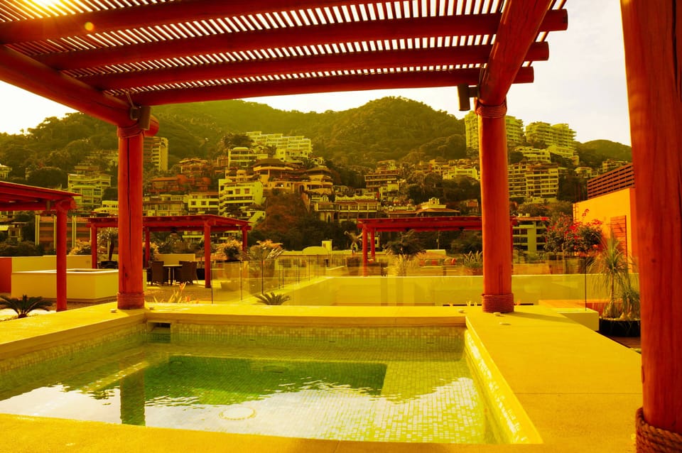 Enjoy the Amapas mountain view from the Jacuzzi