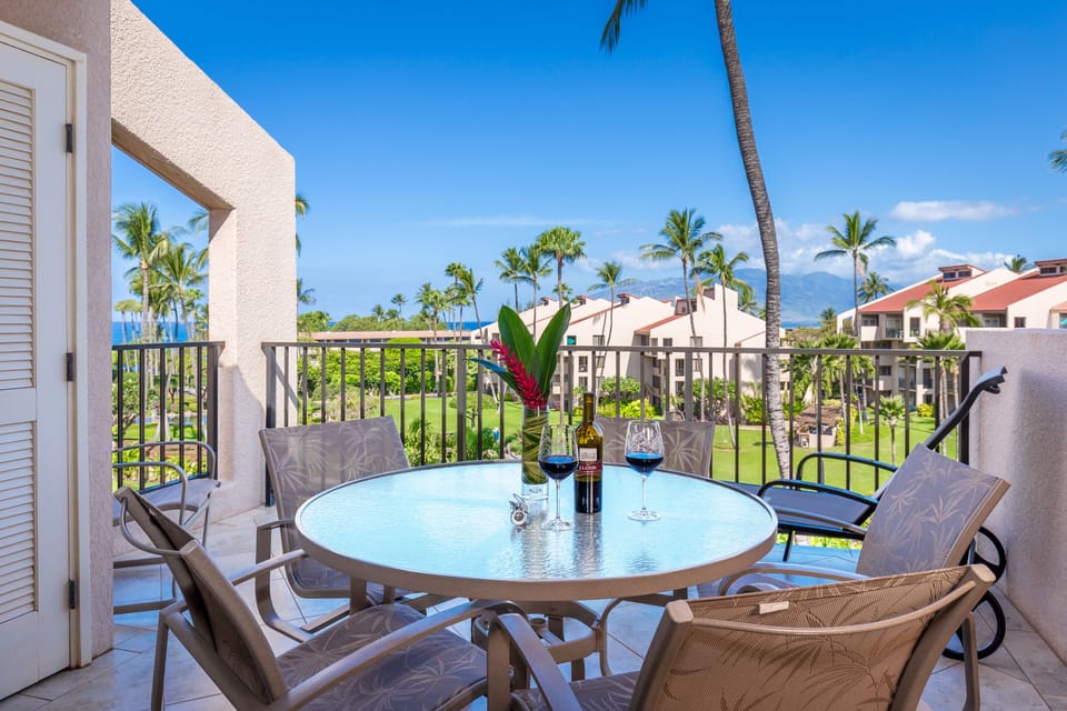 Large Lanai With Ocean Views And Chaise Lounge