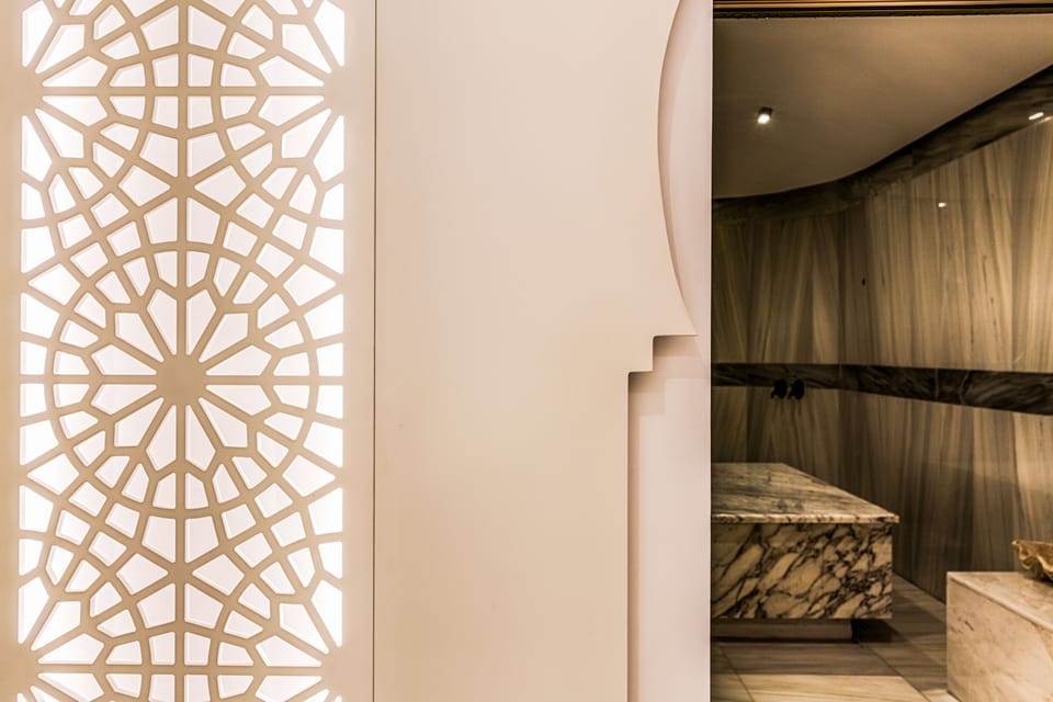 Couples treatment rooms, sauna, steam room, body treatments