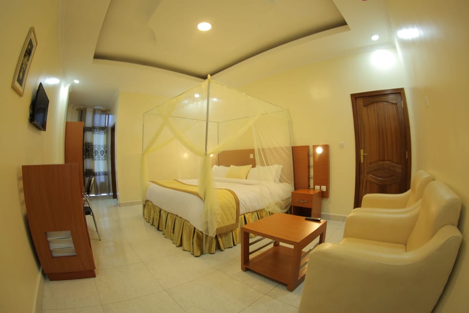 In-room safe, desk, iron/ironing board (on request), WiFi (free)