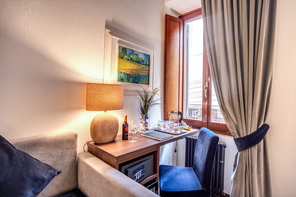 Junior Suite | Premium bedding, minibar, in-room safe, desk