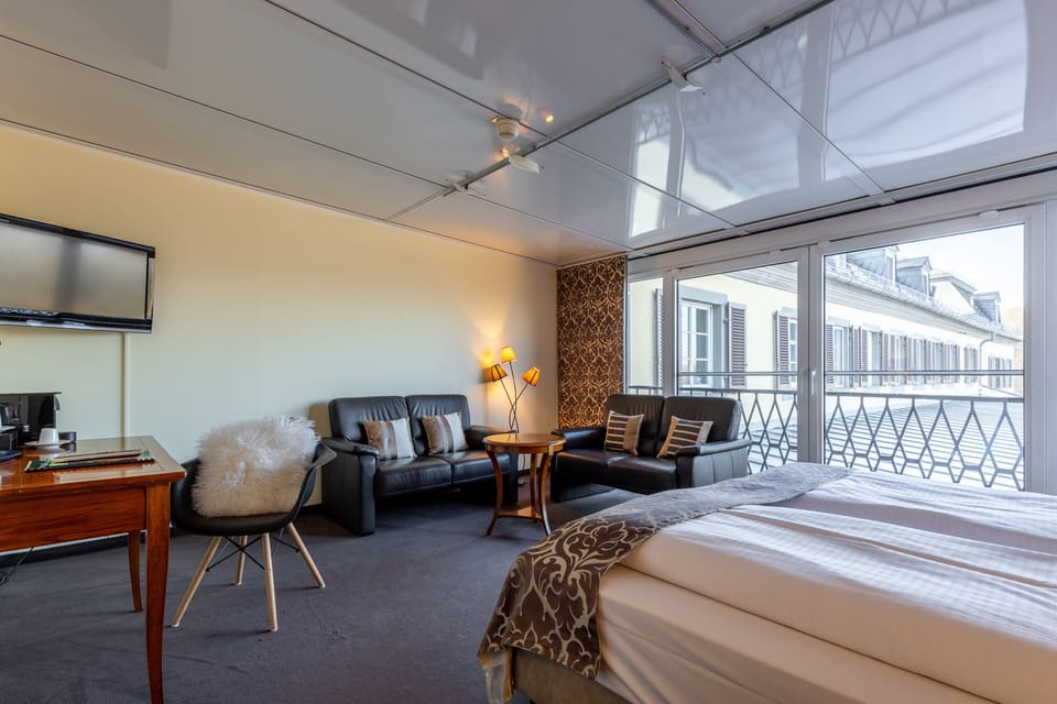 Basic Double Room | Hypo-allergenic bedding, down comforters, in-room safe, desk