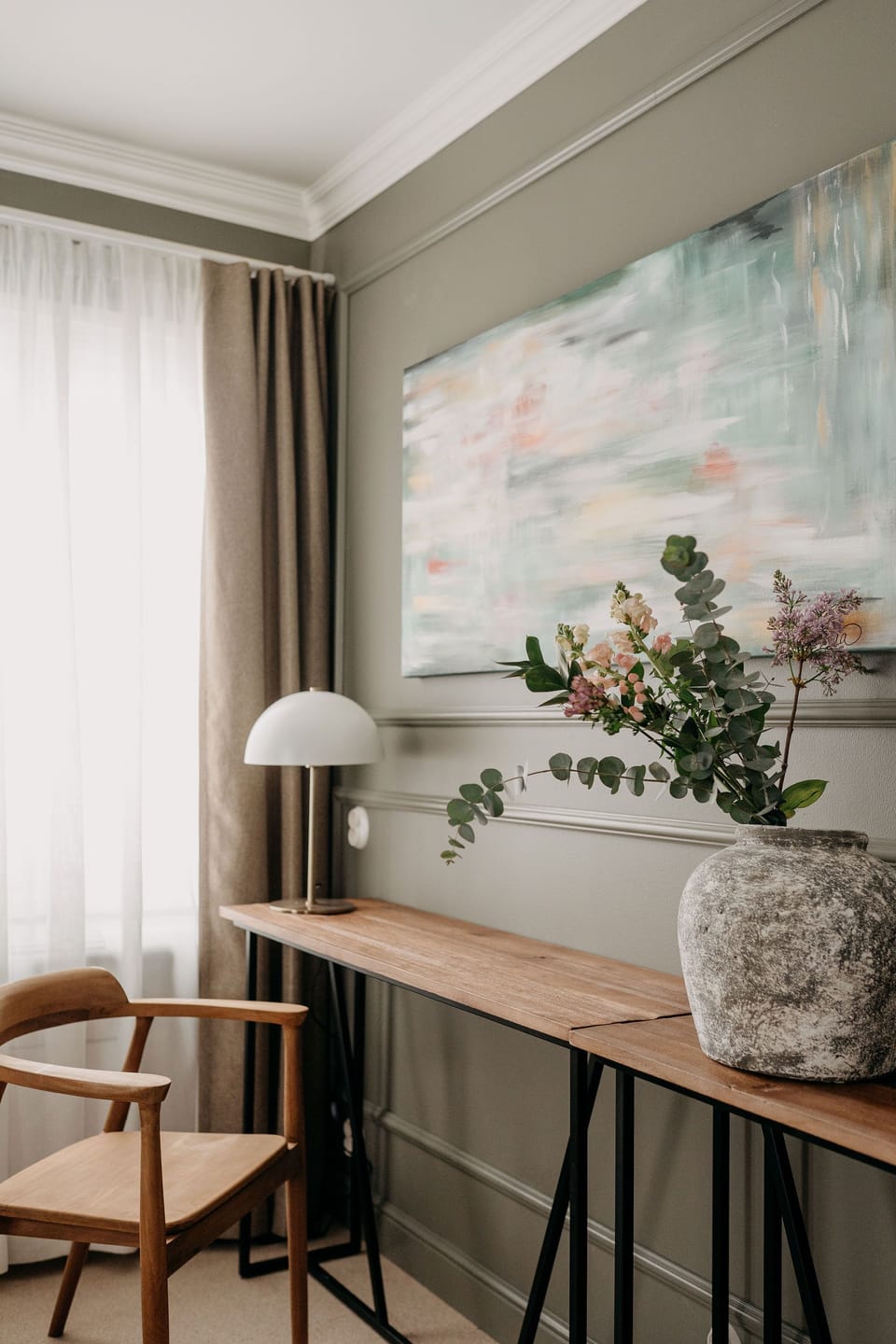 Premium bedding, minibar (some free items), desk, laptop workspace