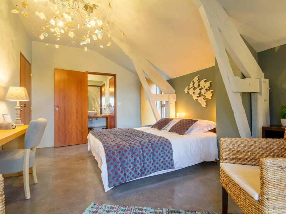 Superior Double Room, Ensuite, Garden View (Les Pieds dans l'Eau) | 1 bedroom