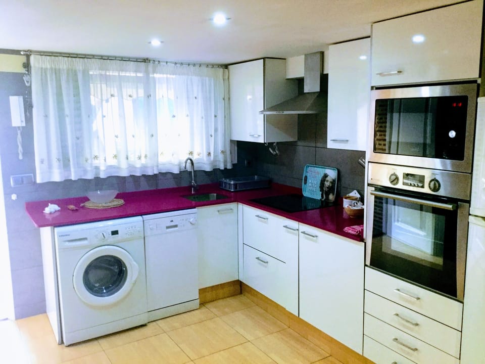 Comfort Apartment, 2 Bedrooms, Terrace, Poolside | Private kitchen | Full-size fridge, microwave, oven, stovetop