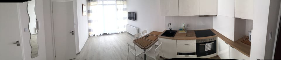 Apartment (Widokowy) | Private kitchen | Fridge, microwave, oven, stovetop