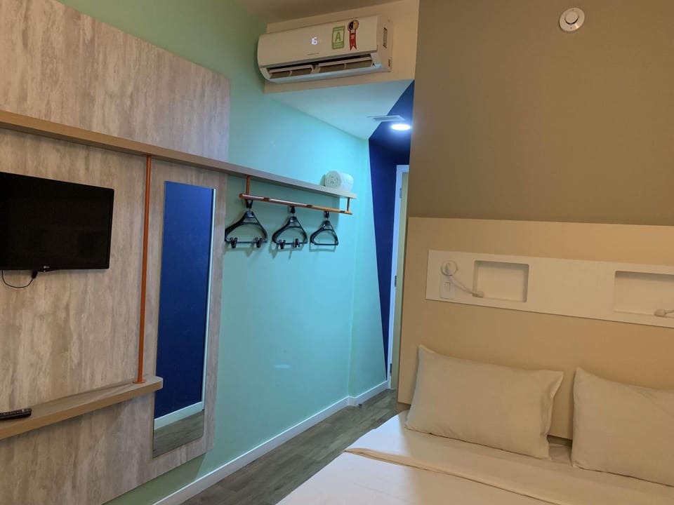 Standard Apartment, 1 Double Bed | Desk, soundproofing, iron/ironing board, free WiFi