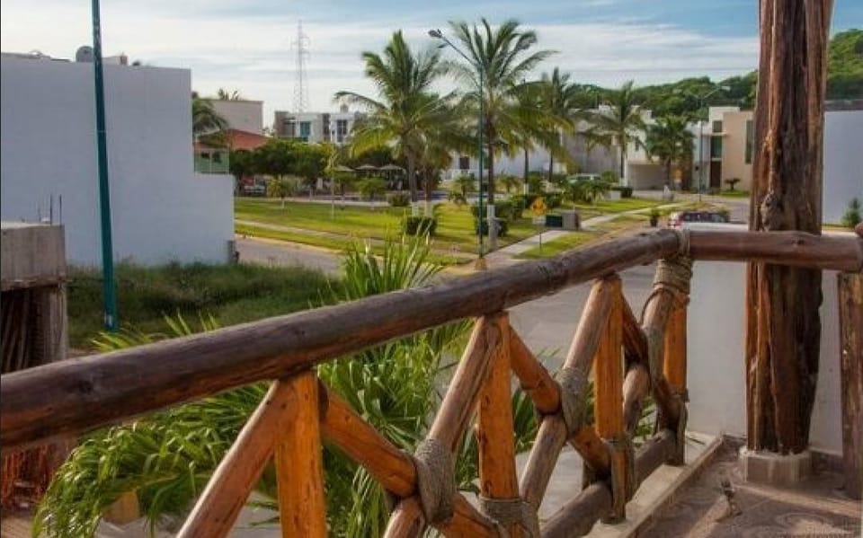 Family House, 4 Bedrooms | Balcony