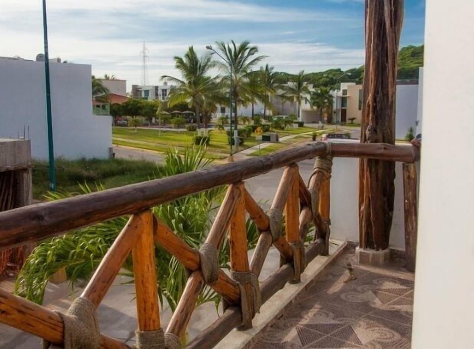 Family House, 4 Bedrooms | Balcony