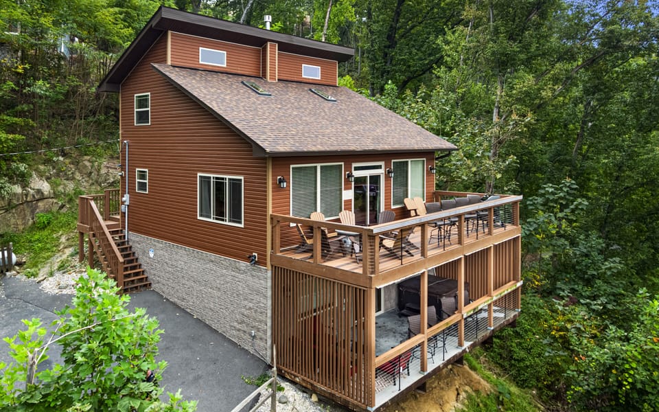 Gorgeous 2 level cabin