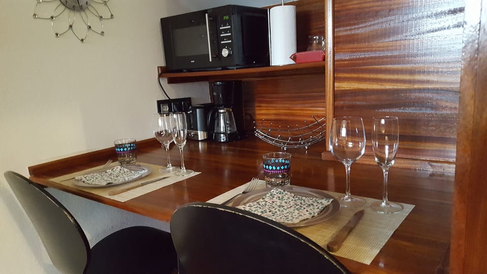 Dining area with Microwave, coffee machine ...