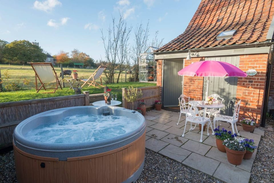 Hot tub available for your stay (extra charge).