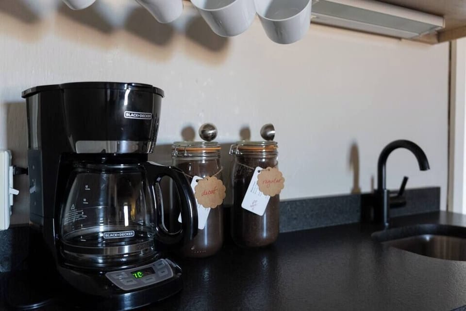 Coffee Bar – Complimentary Hill Country-roasted coffee.