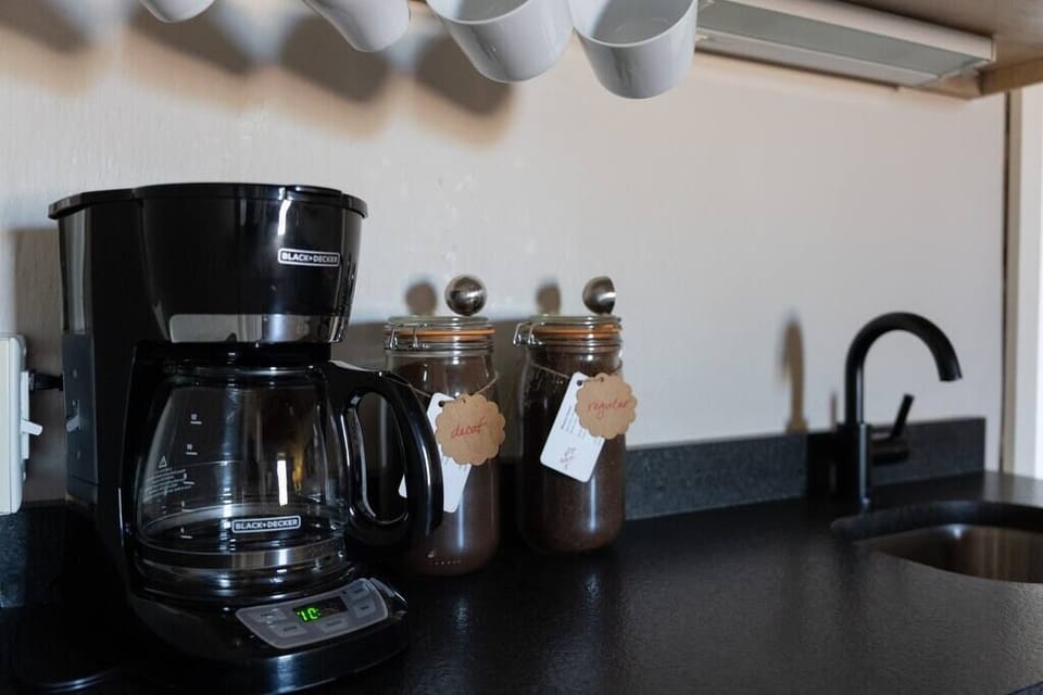 Coffee Bar – Complimentary Hill Country-roasted coffee.