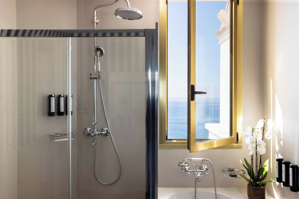 Superior Suite, 2 Bedrooms, Sea View | Bathroom | Designer toiletries, hair dryer, bathrobes, slippers