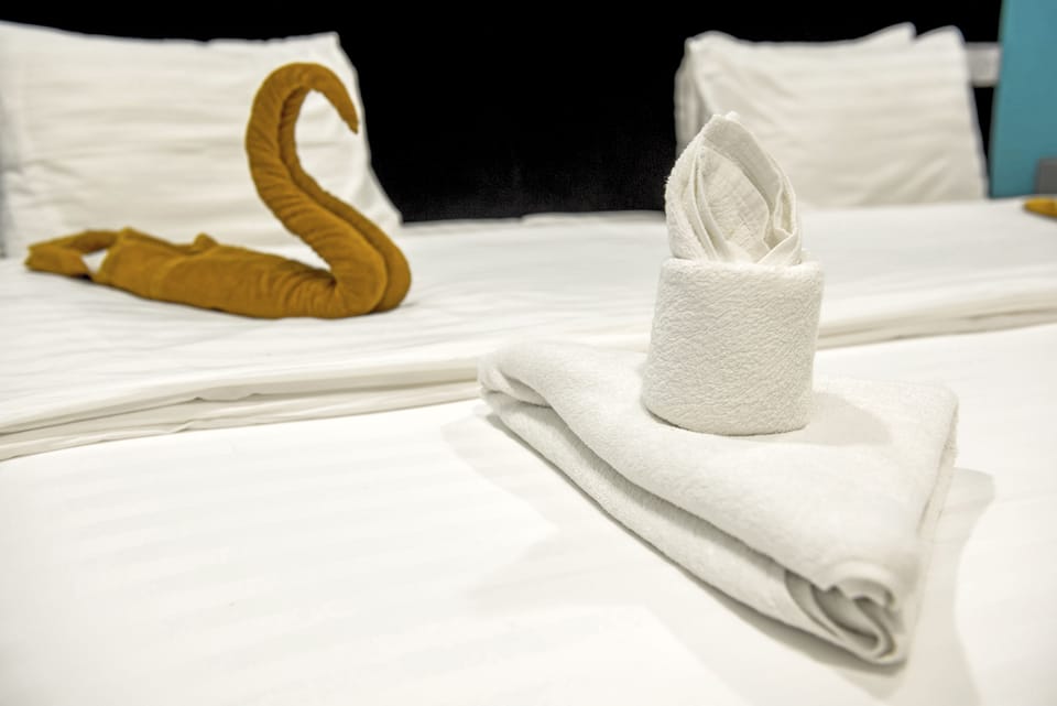 Deluxe Room, 1 King Bed | 1 bedroom, premium bedding, minibar, in-room safe