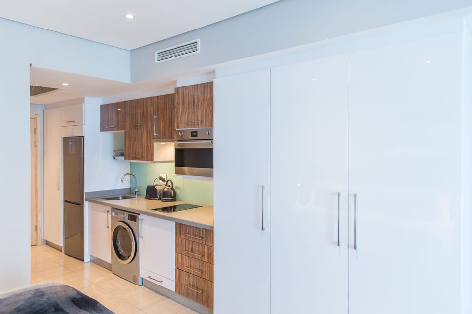 Fridge, microwave, coffee/tea maker, electric kettle