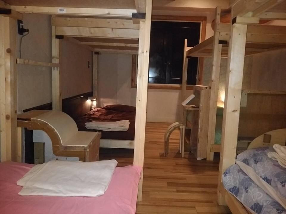 Dormitory Room 3 (Wood) | Free WiFi