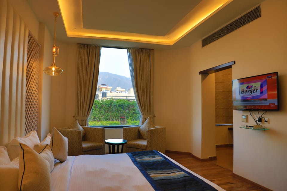 Presidential Suite, Ensuite | Mountain view