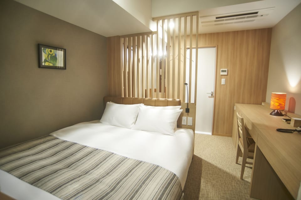 Deluxe Double Room | In-room safe, desk, free WiFi, bed sheets