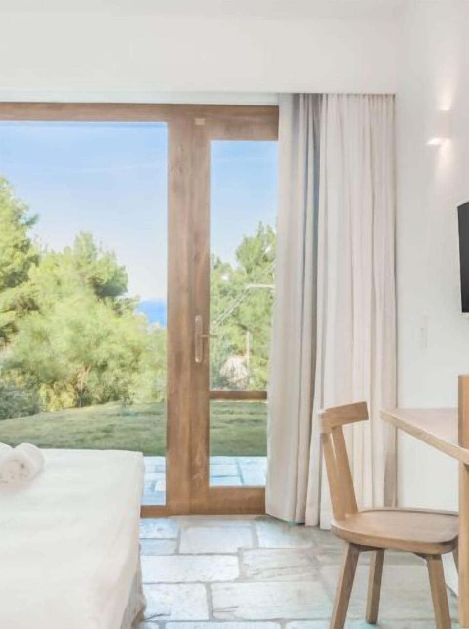 Double Room | Premium bedding, minibar, in-room safe, desk