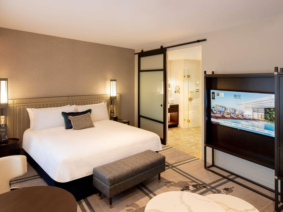 Superior Suite, 1 King Bed | Egyptian cotton sheets, premium bedding, minibar, in-room safe