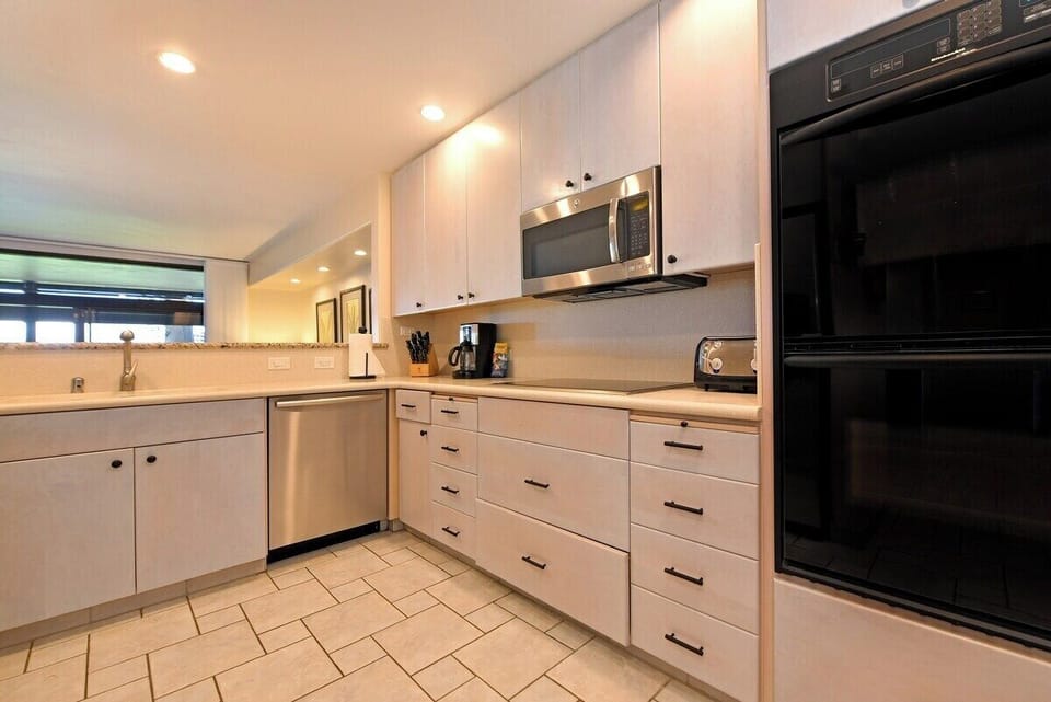 Well-equipped kitchen perfect for preparing meals during your stay