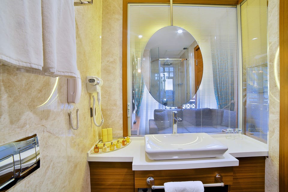 Bathroom sink